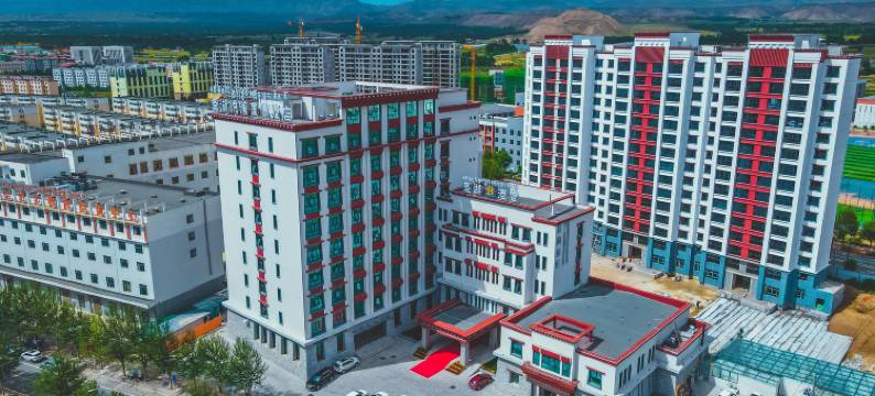 海南州圣湖悦澜国际酒店图片