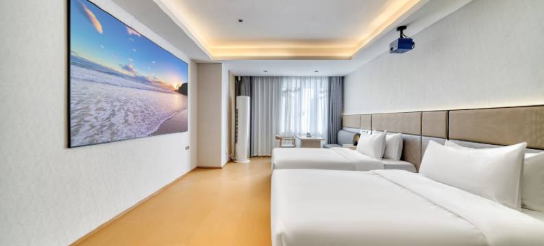 尊腾轻奢电影酒店(杭州闲林店)图片