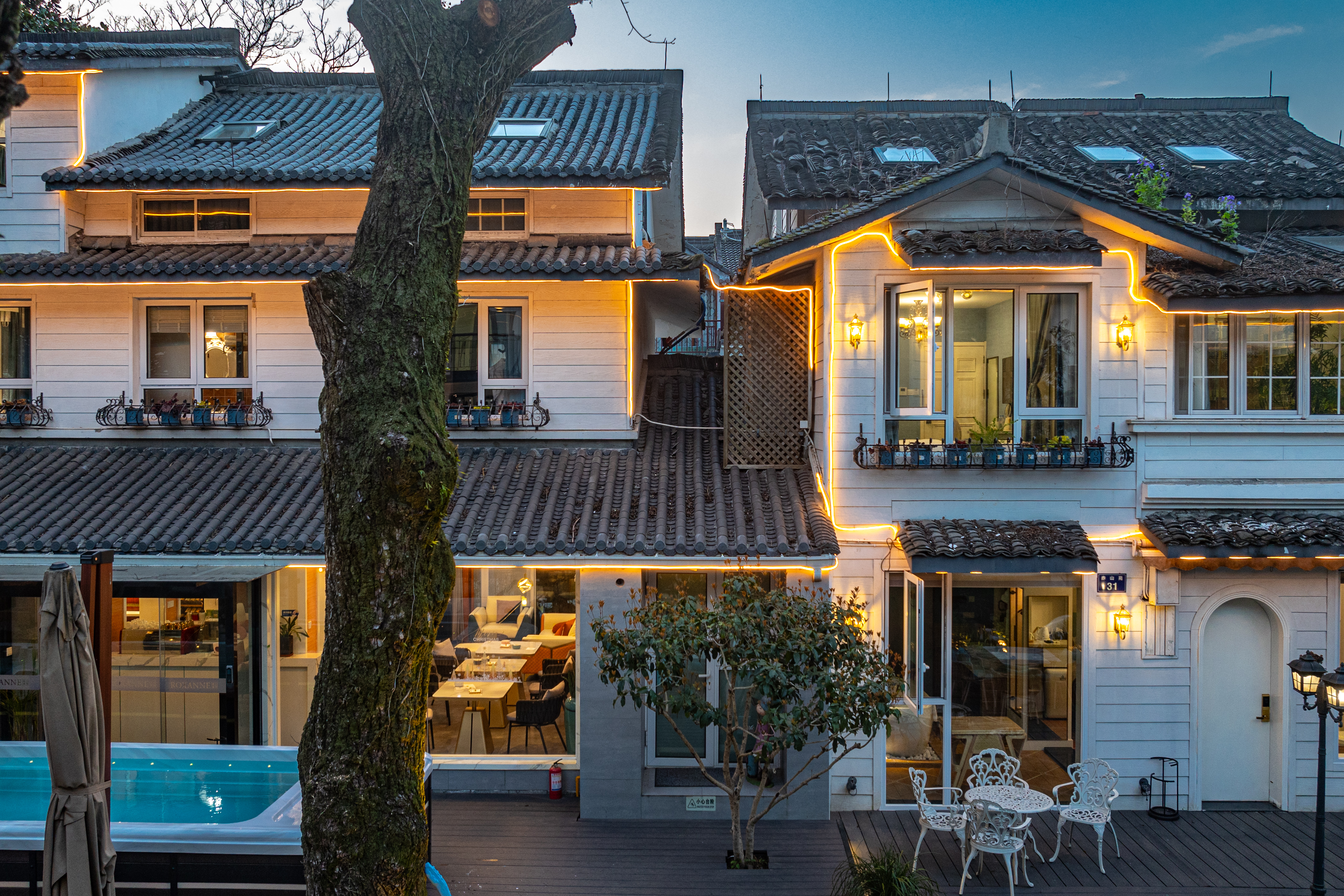 West Lake RoxanneOver view