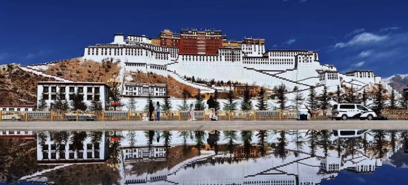 拉萨八廓街德康富氧观景酒店(大昭寺店)图片