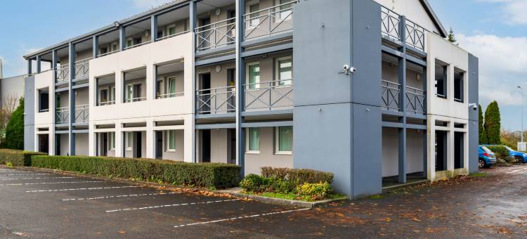 里尔塞克兰博览民宿酒店(B&B HOTEL Lille Seclin Unexpo)图片