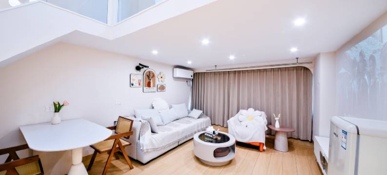 思悦LOFT影院民宿(红谷滩万达广场店)图片