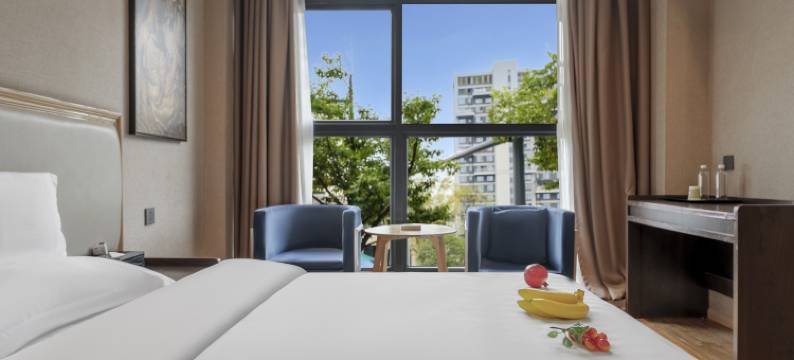 多彩云族酒店(龙洞堡机场店)图片