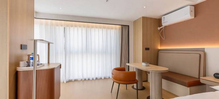 遇见你极简民宿(常州新北万达店)图片