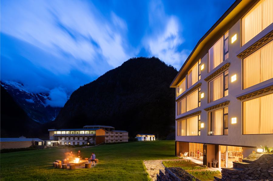 Yubeng Manshan MANSHAN · Golden Snow Bonfire Private Hot Spring ManorHotel Overview