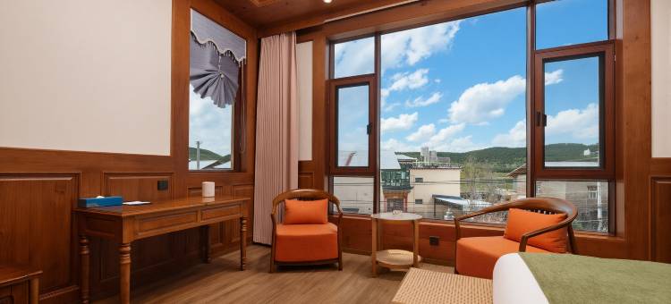 花筑·熙和隐居·GLAMPING·藏艺民宿(香格里拉松赞林寺店)图片