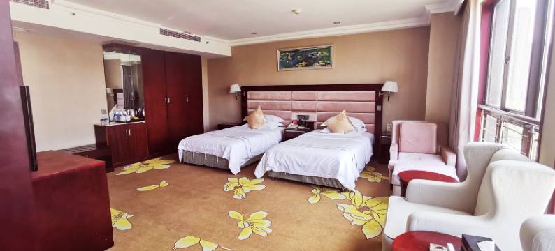 鸿腾酒店(成都光华公园地铁站店)图片