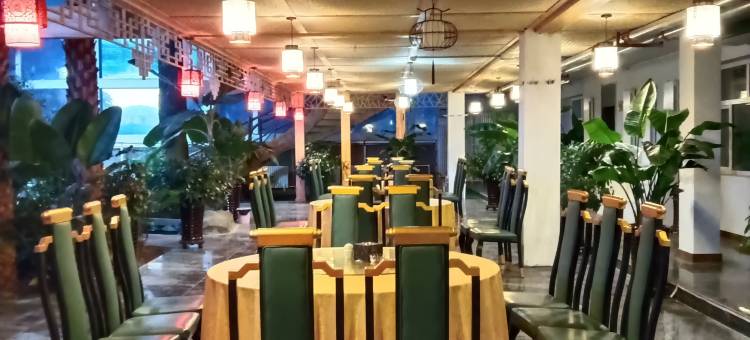 澜溪别苑民宿(青格里狼山国际滑雪场店)图片