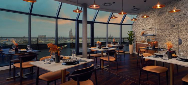 希尔顿格芮精选科隆瓦瑟图姆酒店(Wasserturm Hotel Cologne, Curio Collection by Hilton)图片