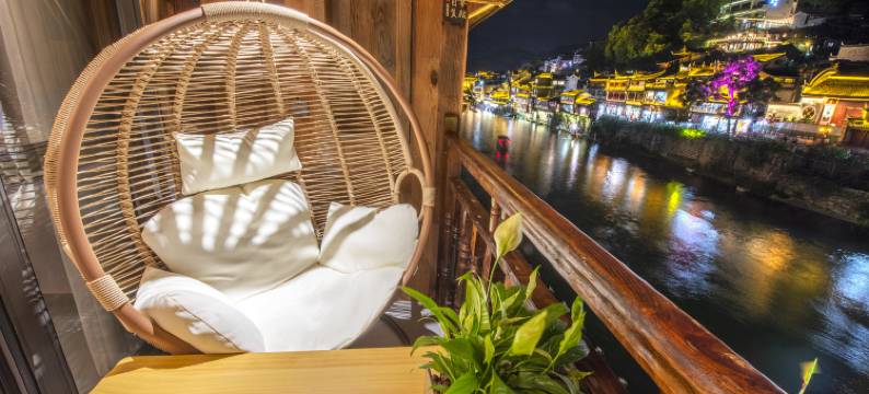 梦缘·一线江景·沱江精品民宿(凤凰古城虹桥店)图片