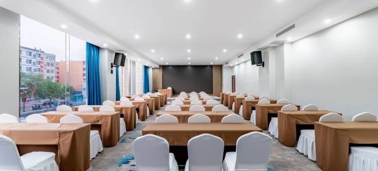 众鑫酒店(呼和浩特站新华西街店)图片