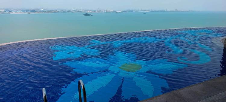森林城市地标假日海景美宿(无边泳池)(Forest City Carnelian Tower Summer Home Day Hotel(Infinity pool))图片