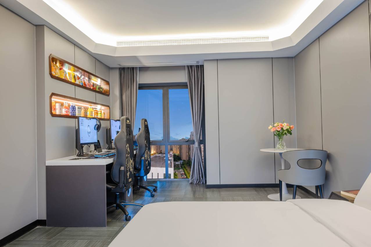 和光·ALIENSAPCE外星人电竞酒店(西昌邛海17度万达广场店)图片