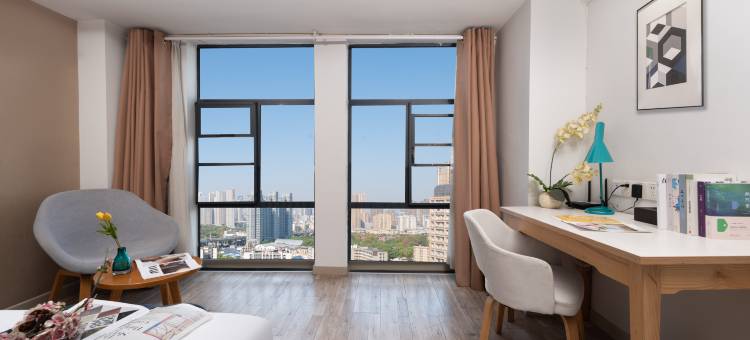 如家睿柏·云酒店(武汉吴家山东吴大道轻轨站店)图片