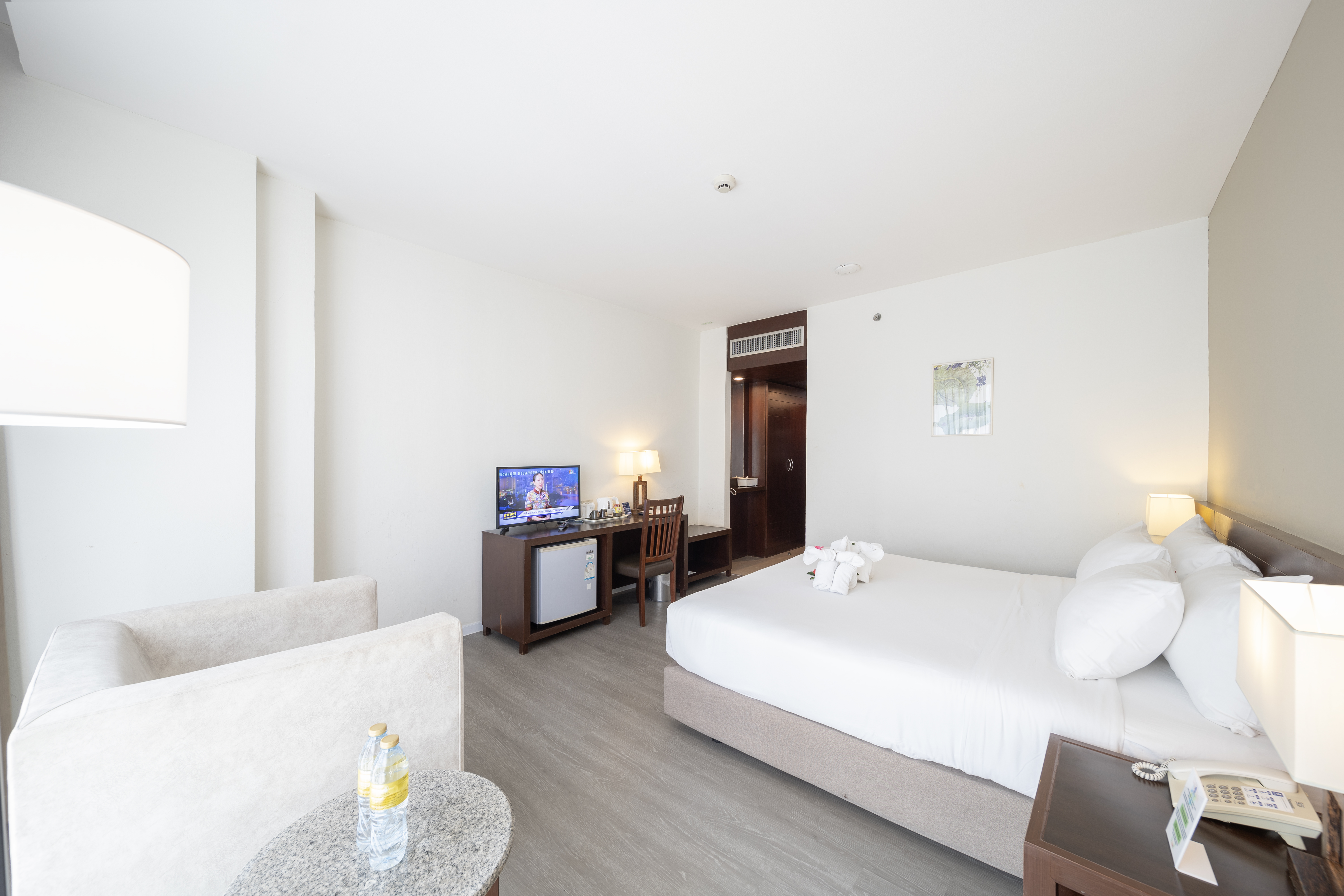 Golden Crown Grand HotelOver view