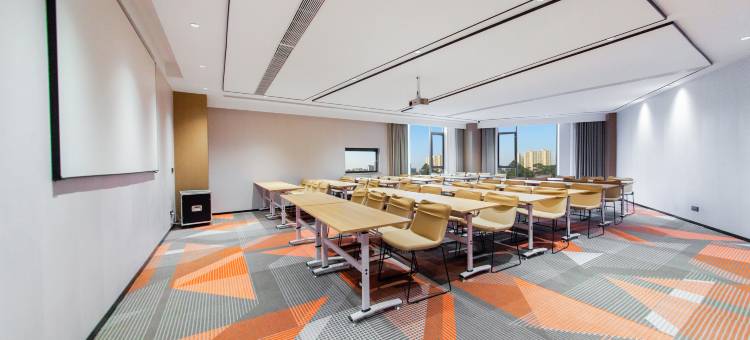 柏曼酒店(乐山高铁站万达广场店)图片