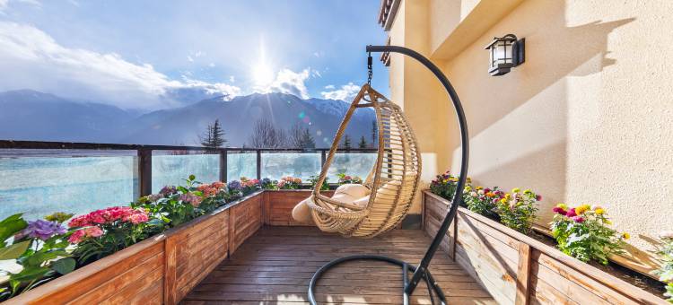 林芝九和精品客栈(尼洋河店)图片