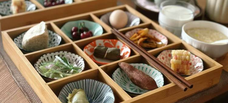 若朴民宿(青城山高铁站前山景区店)图片