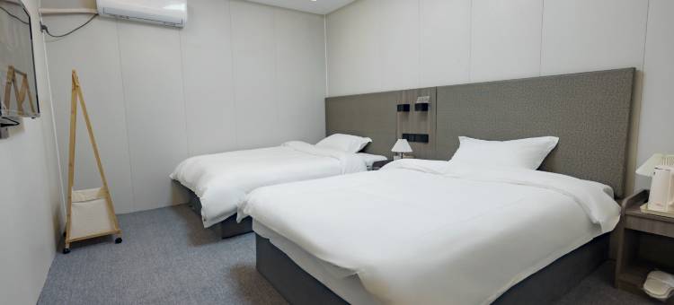 青柚民宿(开封万岁山武侠城清明上门园店)图片