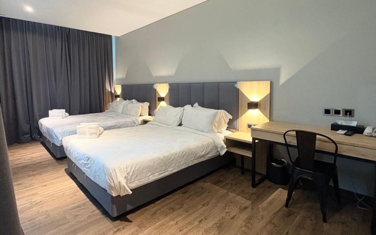 Amigo Hotel Over view