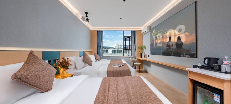 恒邦智慧影视酒店(大理高铁站洱海公园店)图片