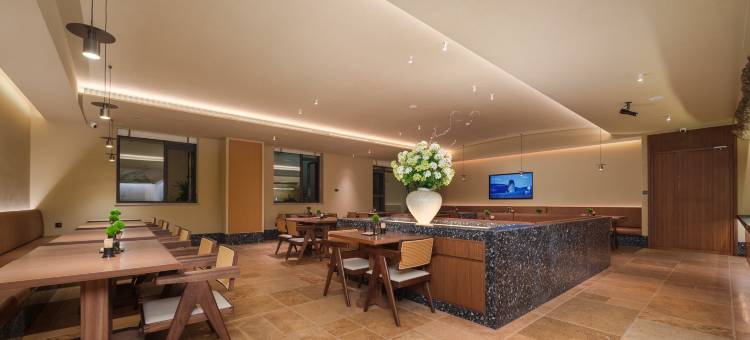 大连星海广场百年城雕海景亚朵酒店图片