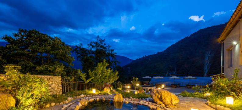 山水间温泉酒店(海螺沟冰川森林公园店)图片