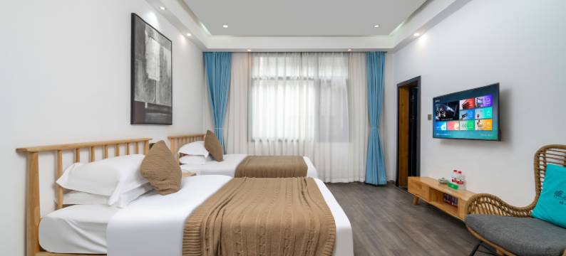 凤凰几何轻宿(凤凰古城景区虹桥店)图片