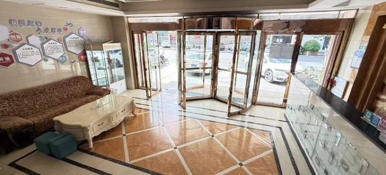 石泉贵宾商务酒店(石泉县站店)图片