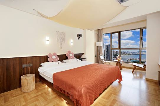 四季观海民宿(威海港客运码头店)