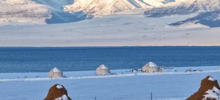 遇见赛里木湖营地中心图片