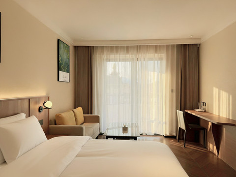 千和酒店(勐腊星光夜市店)