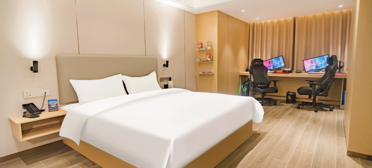 卡尔竞界电竞公寓(中山港口保利国际广场店)图片