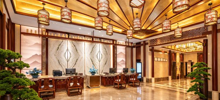 斯际驿辰·明清古典美学·宫廷Designer酒店(兴义万峰林机场店)图片