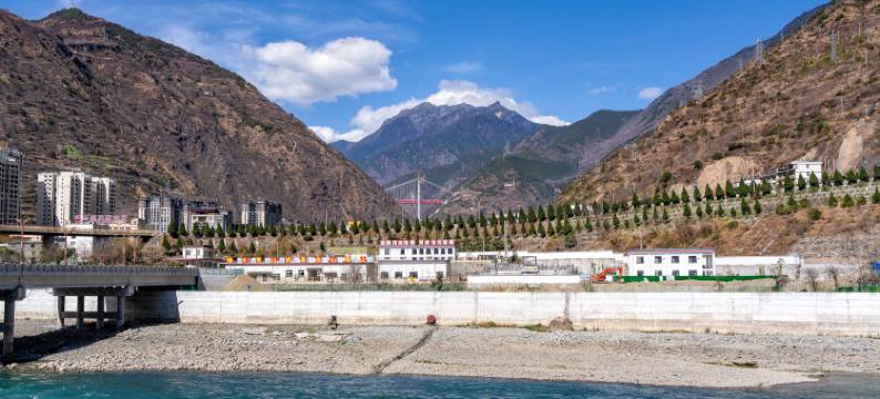 泸定智选假日酒店图片