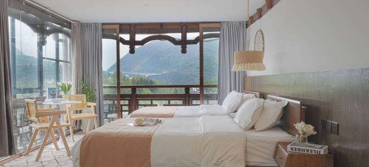 天台全景放映机·度假酒店(芙蓉镇景区瀑布店)图片