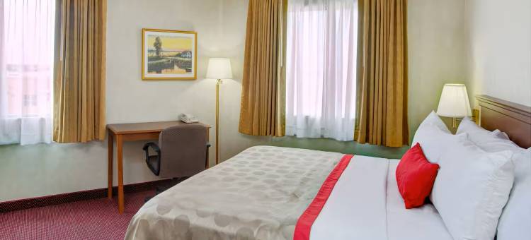 霍桑洛杉矶国际机场华美达酒店(Ramada by Wyndham Hawthorne LAX / LA Stadium)图片