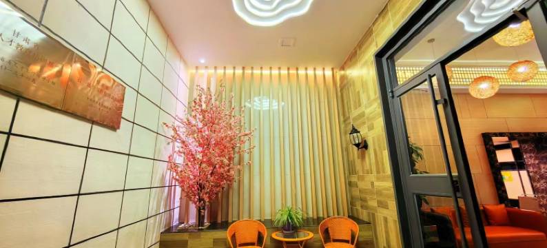 紫源假日酒店(兰州城市学院地铁站店)图片