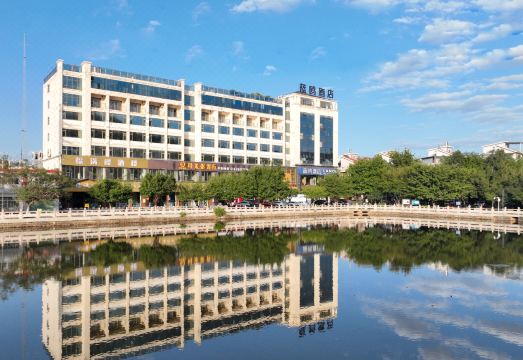 蓝鸥酒店（定南南站龙神湖店）外景图