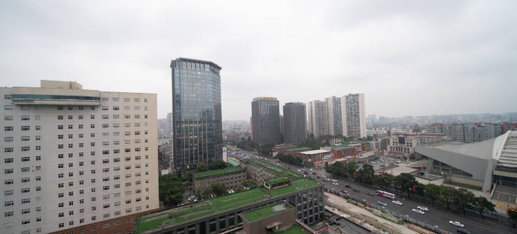 CLOUDS HOUSE成都观雲服务公寓(成都省体育馆来福士店)图片