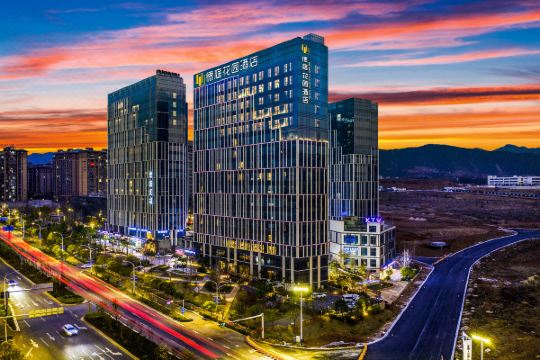 德庭花园酒店(昆明长水国际机场店)预订价格,联系电话位置地址【携程