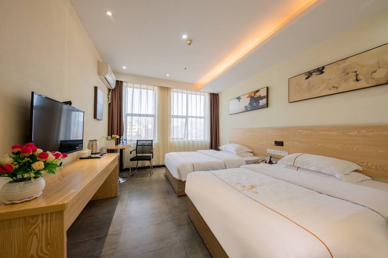 深圳清园酒店(坪山坑梓地铁站店)