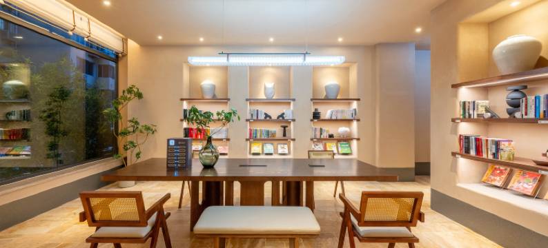 青岛五四广场麦凯乐亚朵酒店图片