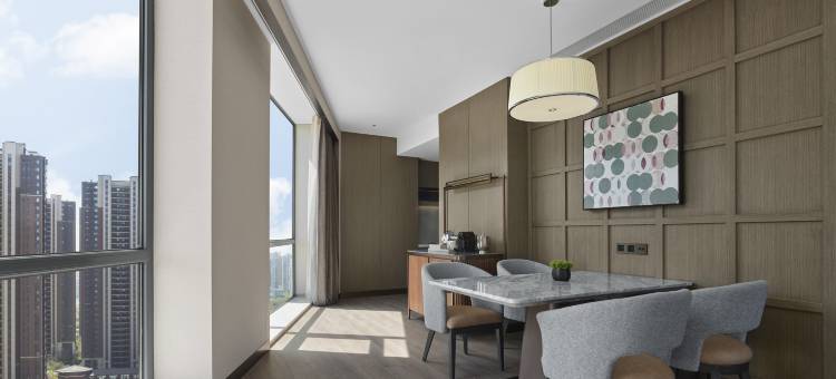 烟台金海岸希尔顿逸林酒店及套房图片