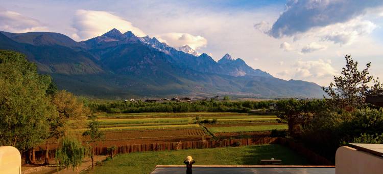 既山行 MountainTrip•日照金山丨雪山观景牧场野奢设计师度假酒店图片