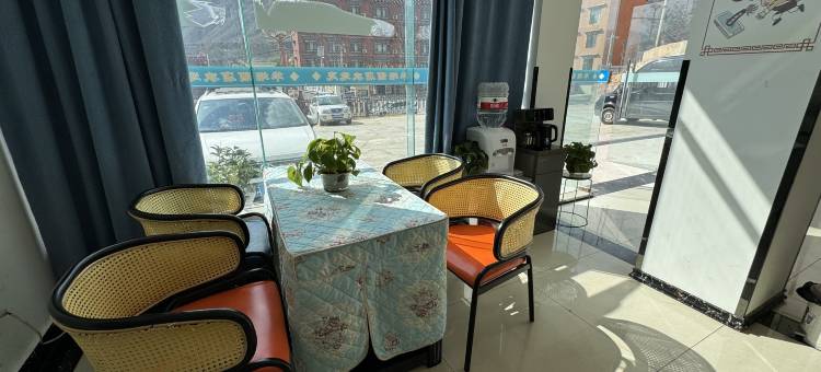 华翊酒店(甘孜巴塘店)图片
