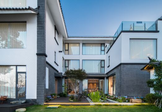 Dali Yutang Banshan Inn Hotel Overview