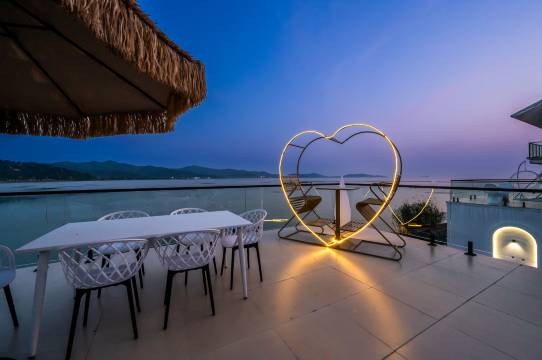 花筑·初恋遇见你·一线湖景私汤民宿(太湖横山岛店)图片