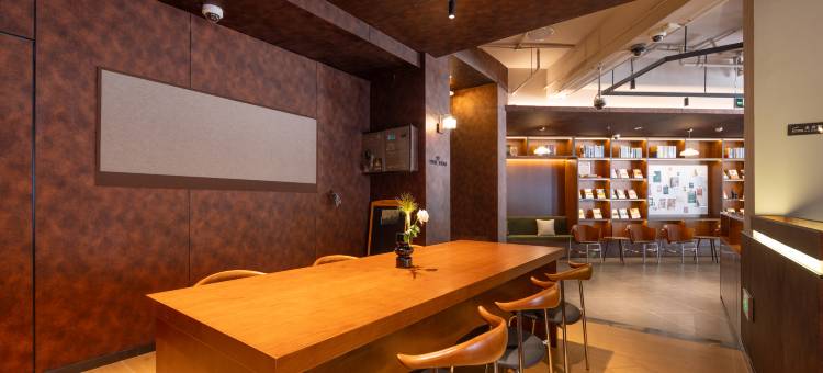 上海船长五号青年酒店(莘庄地铁站店)图片