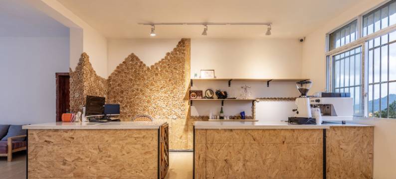 半山归野木屋图片